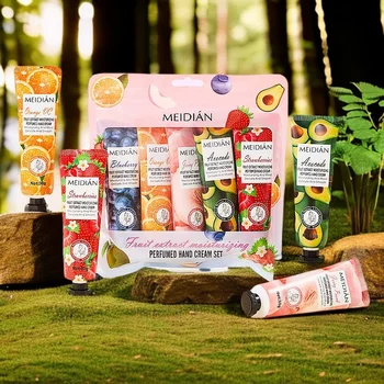 Fünfteilige Handcreme mit Fruchtduft zur Befeuchtung und langanhaltenden Dufthaltung. Creme