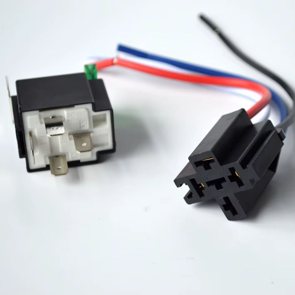 12V DC 4-Pin Auto-Relais mit Sicherung 30A, normalerweise offen, mit 4/5-Pin-Anschluss