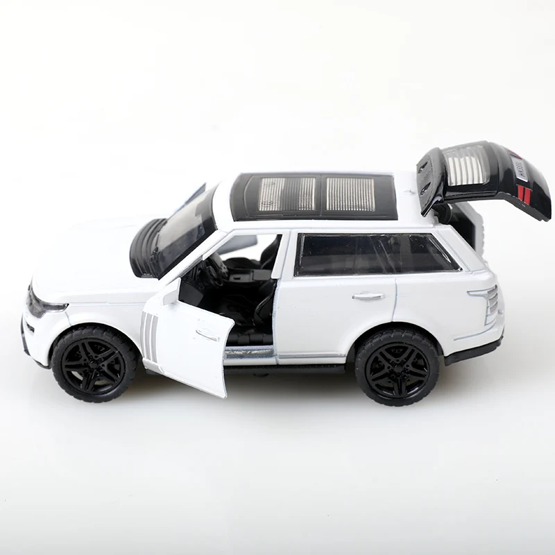 (Beutelte) Nachbildung eines Range Rover-Spielzeugautos im Maßstab 1:36, Druckguss-Spielzeugautomodell, drei