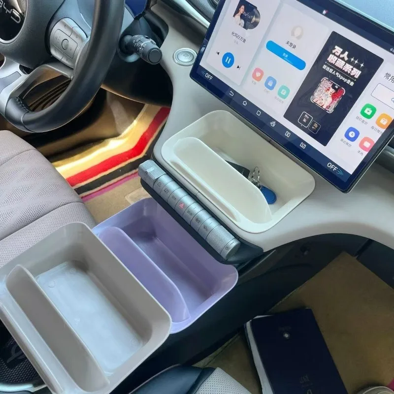 Auto-Aufbewahrungsbox unter dem Bildschirm für BYD Dolphin – Bild 4