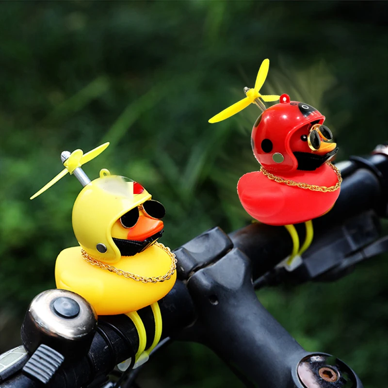 Auto Ente mit Helm gebrochenem Wind Anhänger kleine gelbe Ente Rennrad – Bild 4