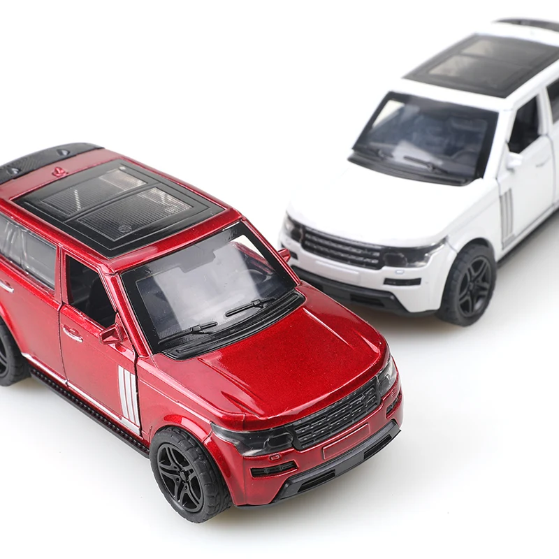 (Beutelte) Nachbildung eines Range Rover-Spielzeugautos im Maßstab – Bild 3